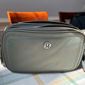 EUC Lululemon Crossbody Camera Bag 2L